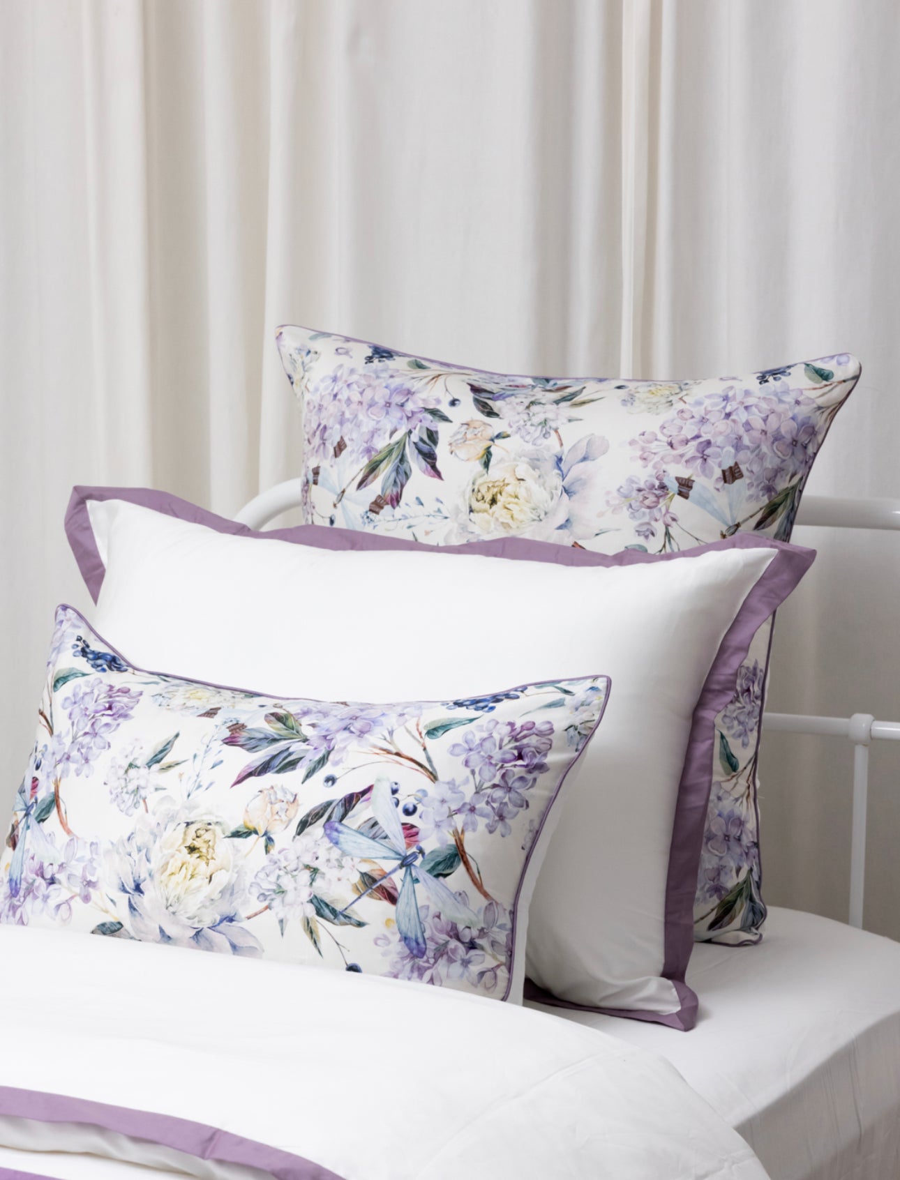 Violette Cushion