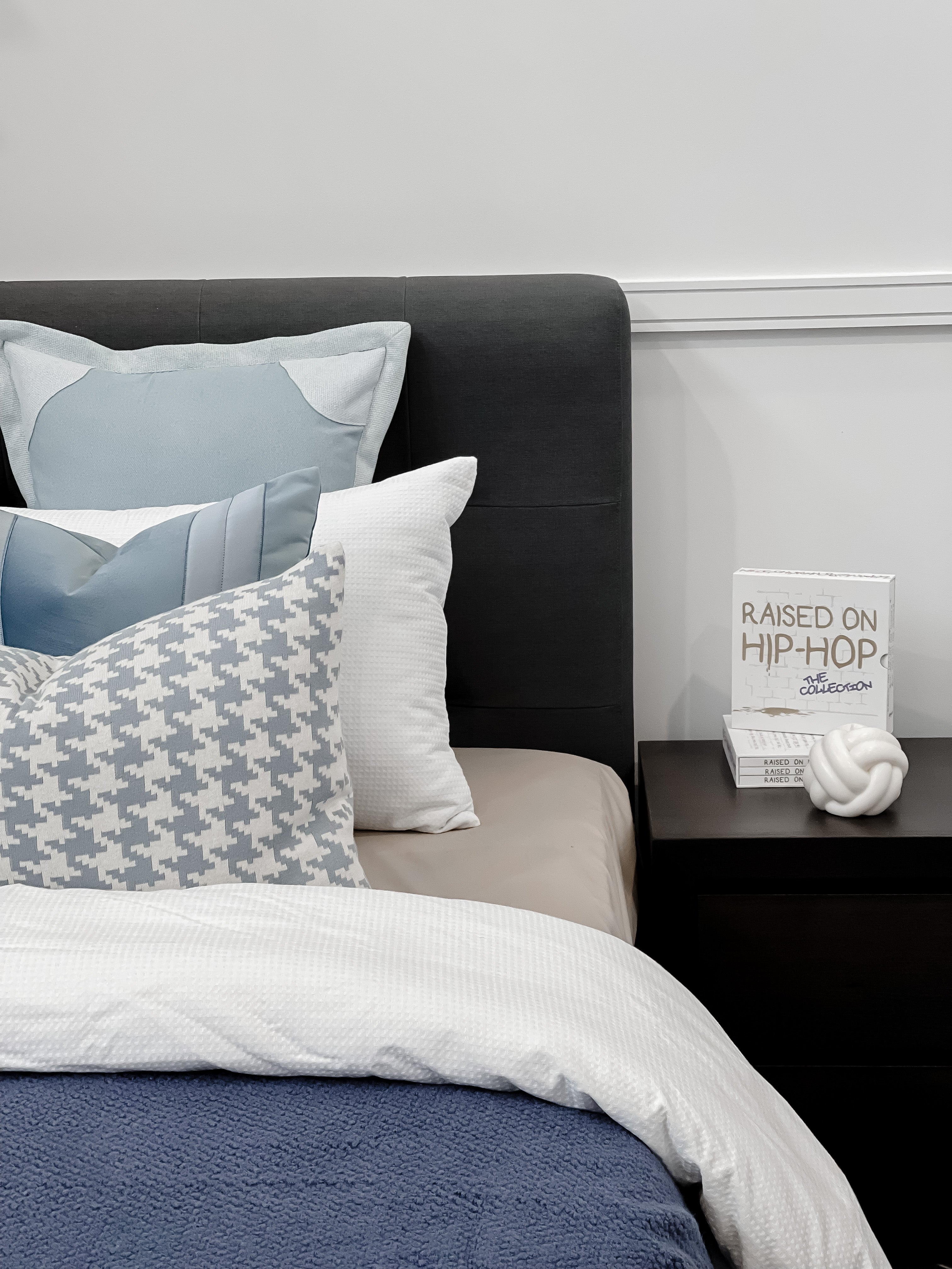 Alexander Cushion
