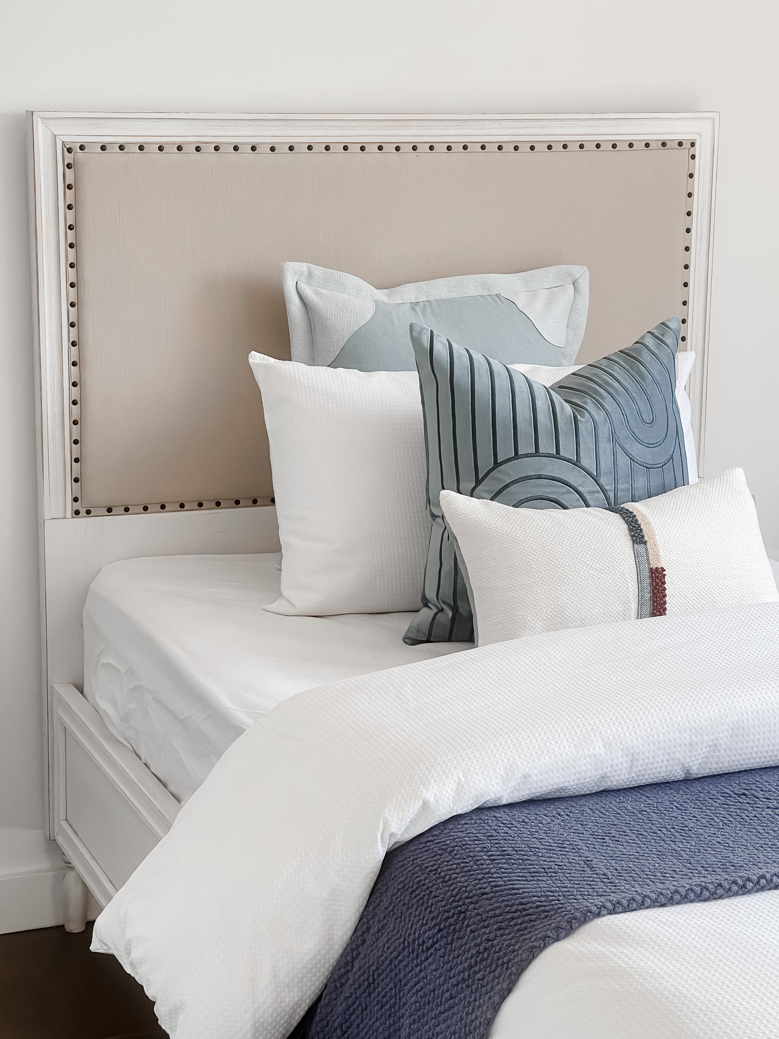 Alexander Cushion